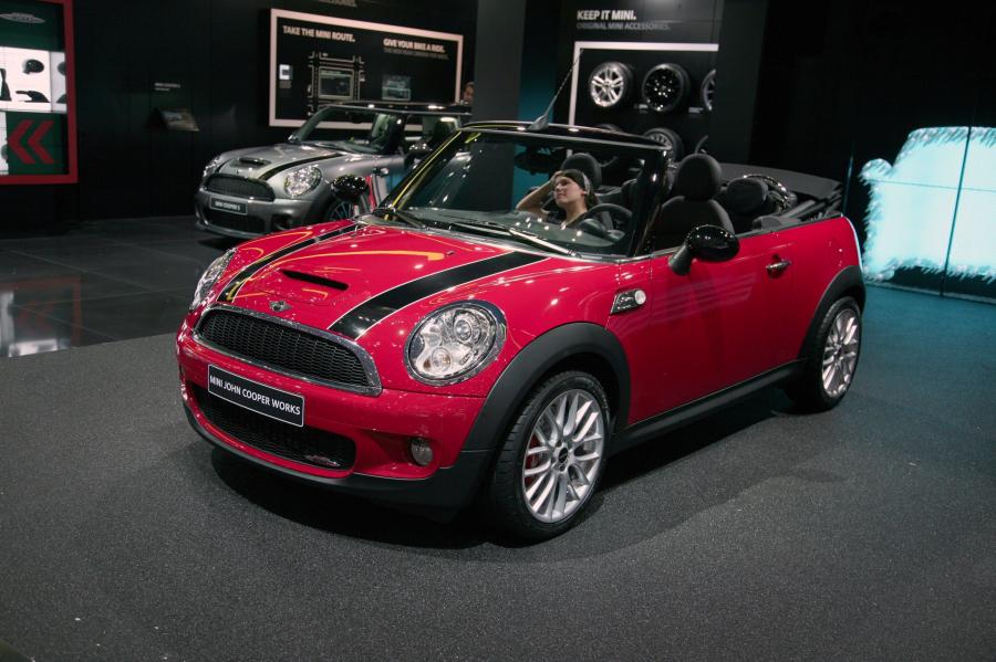  Mini Cooper JCW Cabrio 2010 года  (фото 6 из 16)